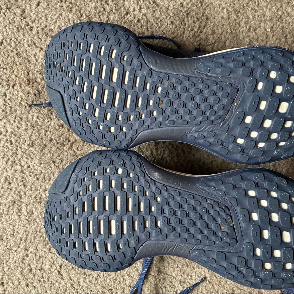 Men’s blue running shoes